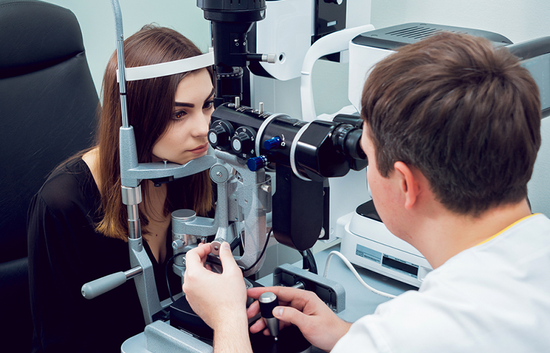 Criação de logomarca profissional para Médico Oftalmologista e Clínica de Oftalmologia